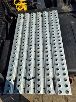 Plaque de cadre gauche pour batteries MAN TGX TGS Euro 6