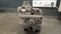 Jarruohjausventtiili OEM 4728901016 Mercedes Actros MP4