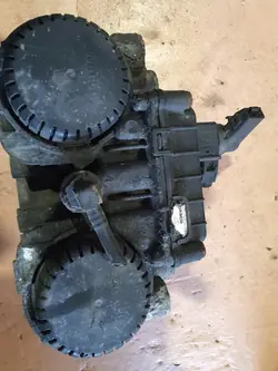 OEM 4801060020 EBS-säätöventtiili Mercedesille