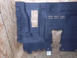 OEM BTU2013 eristysmatto Isuzu D-Max:lle