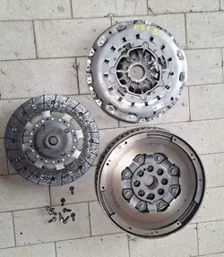 Conjunto de embreagem bimassa Renault Megane IV