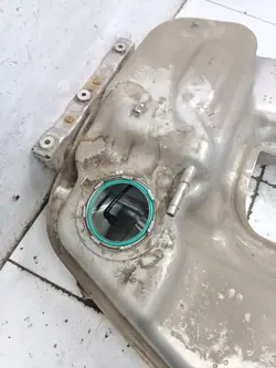Réservoir carburant Land Rover Defender OEM L8B29K007ED