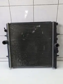 Radiateur d'eau Peugeot 206 1.1 OE 9647511480