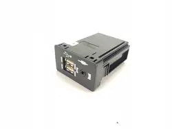 Lexus USB-pistorasia OEM 86190-24030 UX 250h 2018-2022