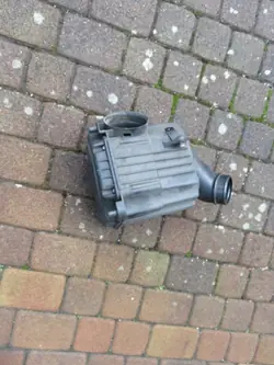 Alfa Romeo 159 1.9 JTD Boîtier Filtre Air OEM 243678