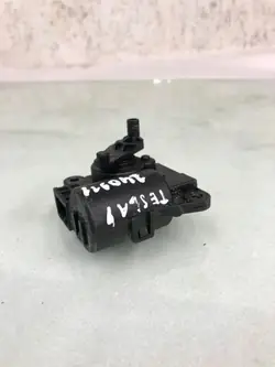 Soupape de Chauffage Tesla Model Y OEM 2996639X