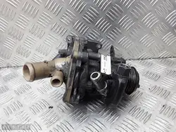 Bomba de agua calefacción Ford OEM XS7Q8A578 - Usada