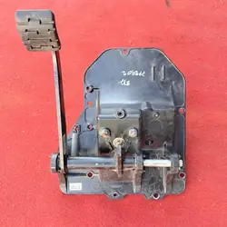Base de pedal de freno OEM 82424679 + válvula principal Volvo FH