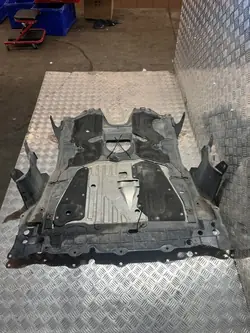 DG26888 Cache Moteur Inférieur Honda Civic X Complet