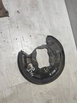 Hyundai Kona 2018 bak vänster styrknäsköld OEM 58390G3000