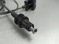 Cable de capó Jeep OEM P68430182AD - Usado