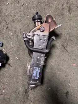 Refroidisseur EGR Toyota OEM 255456 - État Utilisé