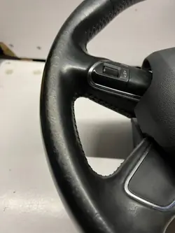Volante Audi OE YQP4268 para A4 S4 B8 - Usado