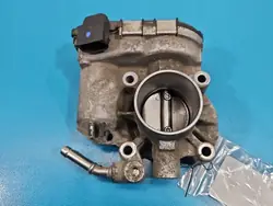 Corps de papillon Toyota Yaris III 1.0 VVTI 22030-0Q020
