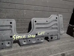 Cache plaque avant Mitsubishi OE pour Space Star 2018