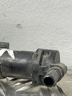 Opel Antara 2008 Höger strålkastartvättsmunstycke OEM ESH6028