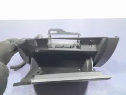 Skoda Superb III Matkustajan hansikaslokero OEM 3V1857097AQ