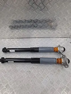 Taka-iskunvaimennin OEM 5WA512011C Audi A3 8Y:lle