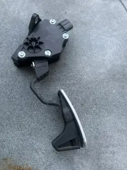 Pedal del Acelerador Lexus CT200h OEM 78110-76041 - Usado