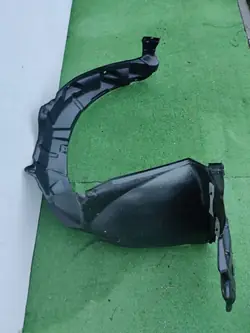 Etumainen oikea lokasuoja Toyota Prius 4