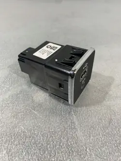 Jeep Compass USB-Anschluss OEM FBZ18520 - Gebraucht
