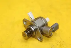 Alkuperäinen polttoainepumppu 1.8 TFSI VW Audi Skoda 06K127025E