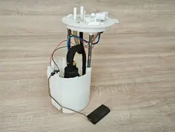 Polttoainepumppu Chevrolet Cruze Orlando 2.0 VCDI OEM 13504149