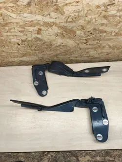 Charnière droite capot OEM 7P5823302 Porsche Cayenne