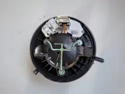BMW X3 F25 Puhallin OEM T1015486A - Käytetty
