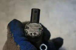 Válvula sensor pressão óleo OEM 06K115243N para 2.0 TFSI