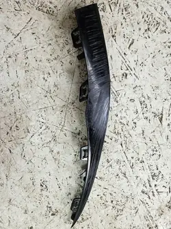 Mercedes-Benz C W205 Acabamento do para-choque dianteiro