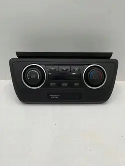 Ilmastointipaneeli Nissan Leaf II (ZE1) 275705SK0B