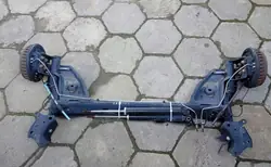 Viga de eje trasero OEM ZAWIESZENIE BELKA OŚ TYLNA TYŁ
