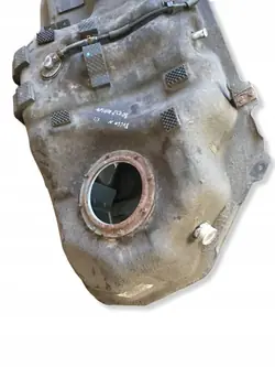 Réservoir à carburant Hyundai OEM 31100-D7000 pour Tucson III 1.6