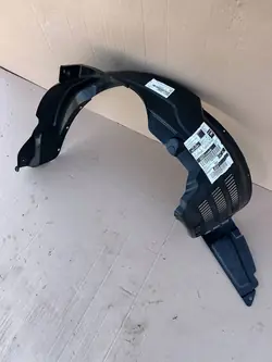 KIA RIO II 05-11 Etuvasen Lokasuoja OEM 868111G000