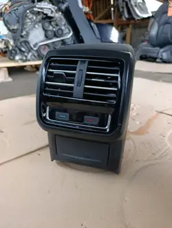 VW PASSAT B8 keskikonsoli käsinoja OEM täydellinen