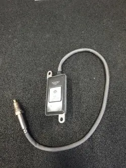 Sensor NOx Hella 6PN 358 186-151 para camiões diesel