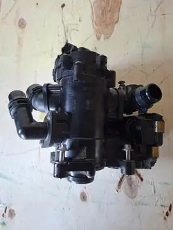 Módulo de gestão térmica BMW 2 U06 X1 U11 220i OEM 9896577