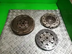 Kaksimassavauhtipyörä 1.6HDI 8V 9H05 Peugeot 3008 Citroen C4