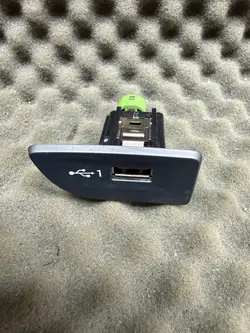 OEM 8V1035726 USB-aansluiting voor Audi