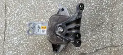 Moottorin kiinnike OEM 21810-P0520 Hyundai Tucson IV
