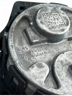 VW MULTIVAN T7 Pompe à eau 7LA965567B