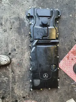 Tampa de Válvula Mercedes Benz Atego III