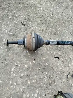 Arbre de transmission VW Passat B5 Superb 3U 2.5TDI Gauche Avant