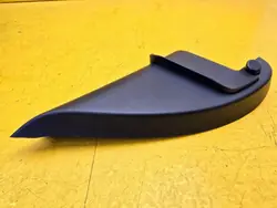 Audi A1 oven kolmioverho OEM 82A857506 oikea