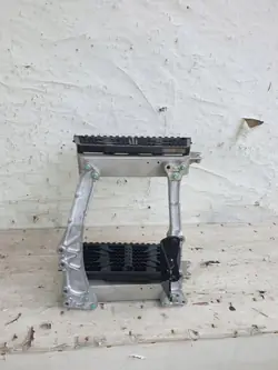 MAN TGX TG3 Trittstützenhalter OEM 81615110025 L