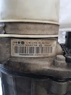 Pompe de direction Opel Astra H OEM 13192897