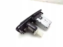 Port USB Avant OEM 5892433070 pour Lexus CT 200H
