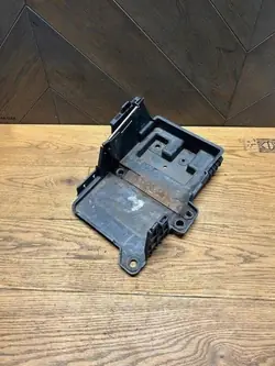 Suporte bateria Ford OE JX6B-10723-AA - Usado