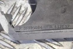 Moottorin kiinnike VOLVO XC60 II 2.0L 2020 OEM 31330594